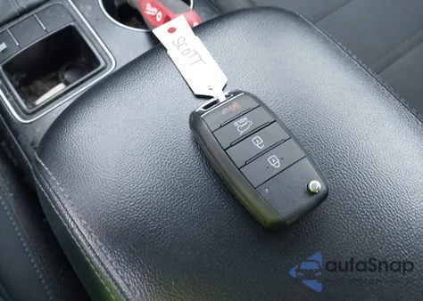 2019 Kia Sorento 2.4L Lx из США, поврежденный, VIN 5XYPG4A38KG513195